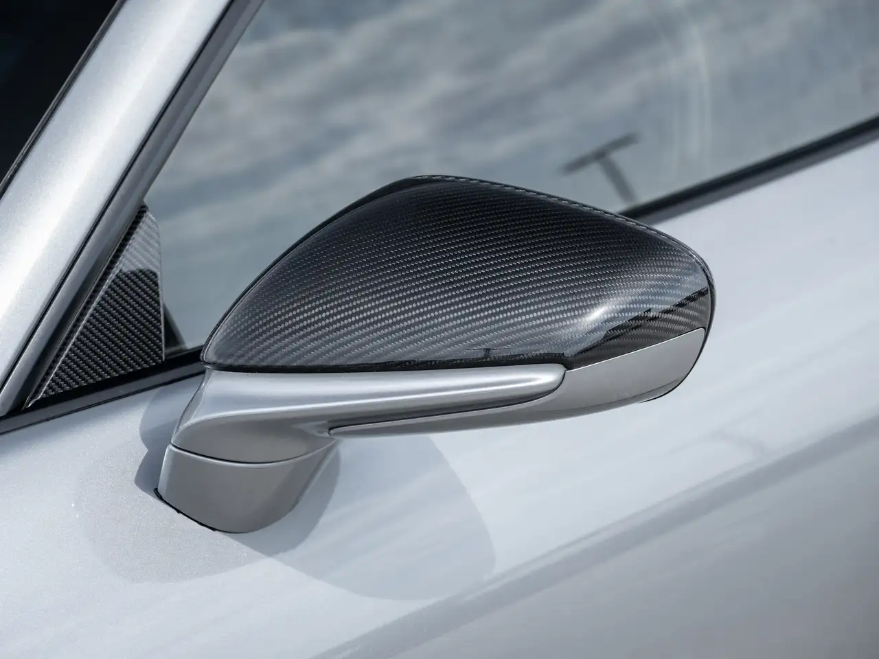 Porsche 911 - Image 11