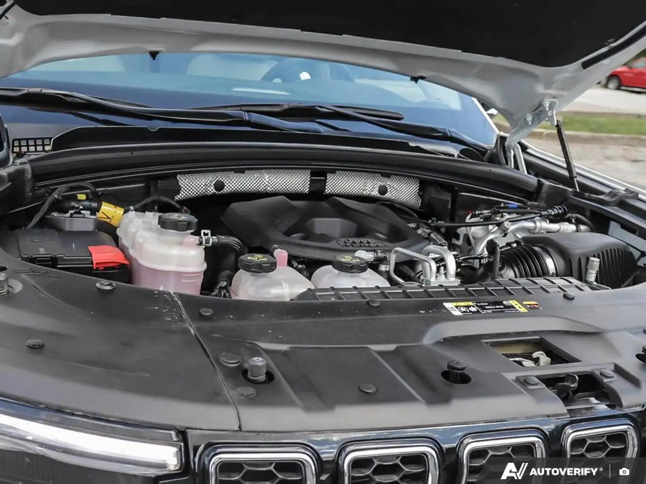 Jeep Grand Cherokee - Image 8