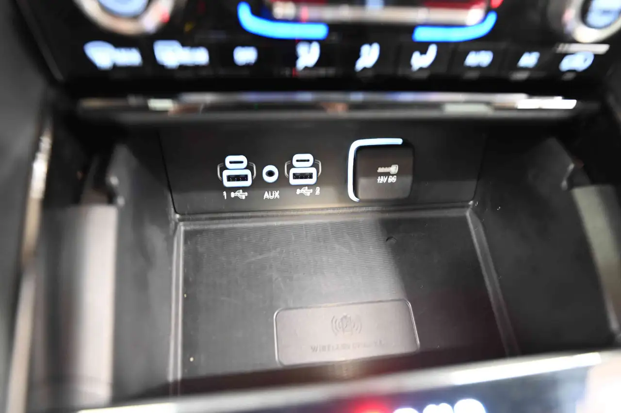 Jeep Grand Cherokee - Image 23