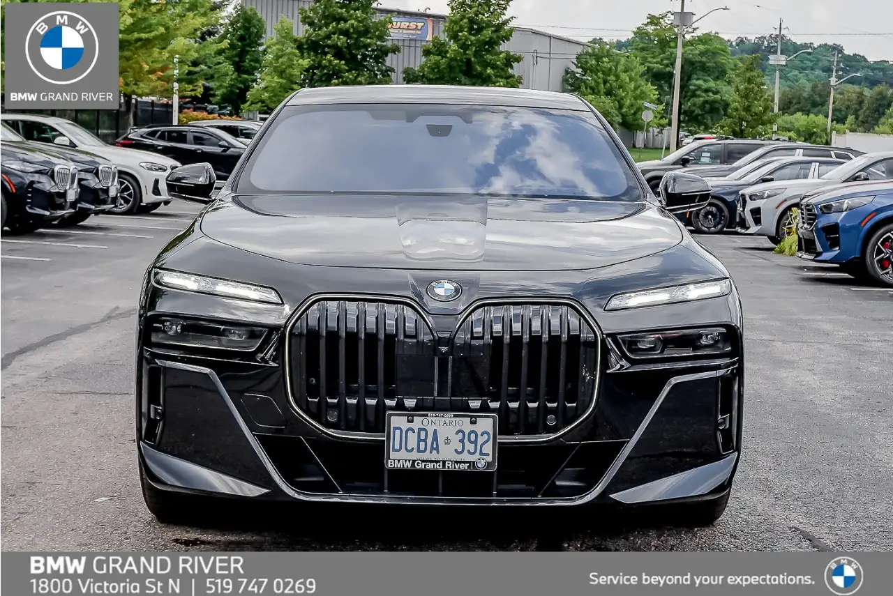 BMW 7 Series - Image 10