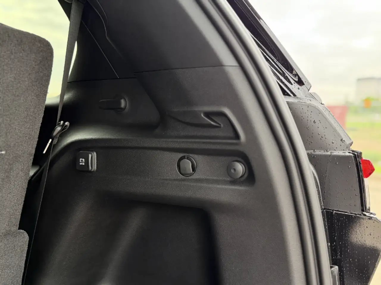 Jeep Grand Cherokee - Image 25