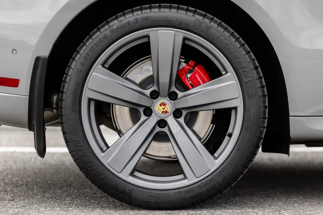 Porsche Macan - Image 21