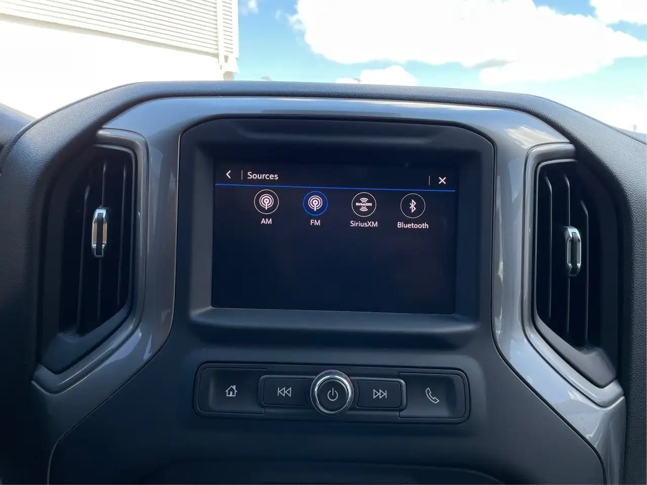Chevrolet Silverado 1500 - Image 28