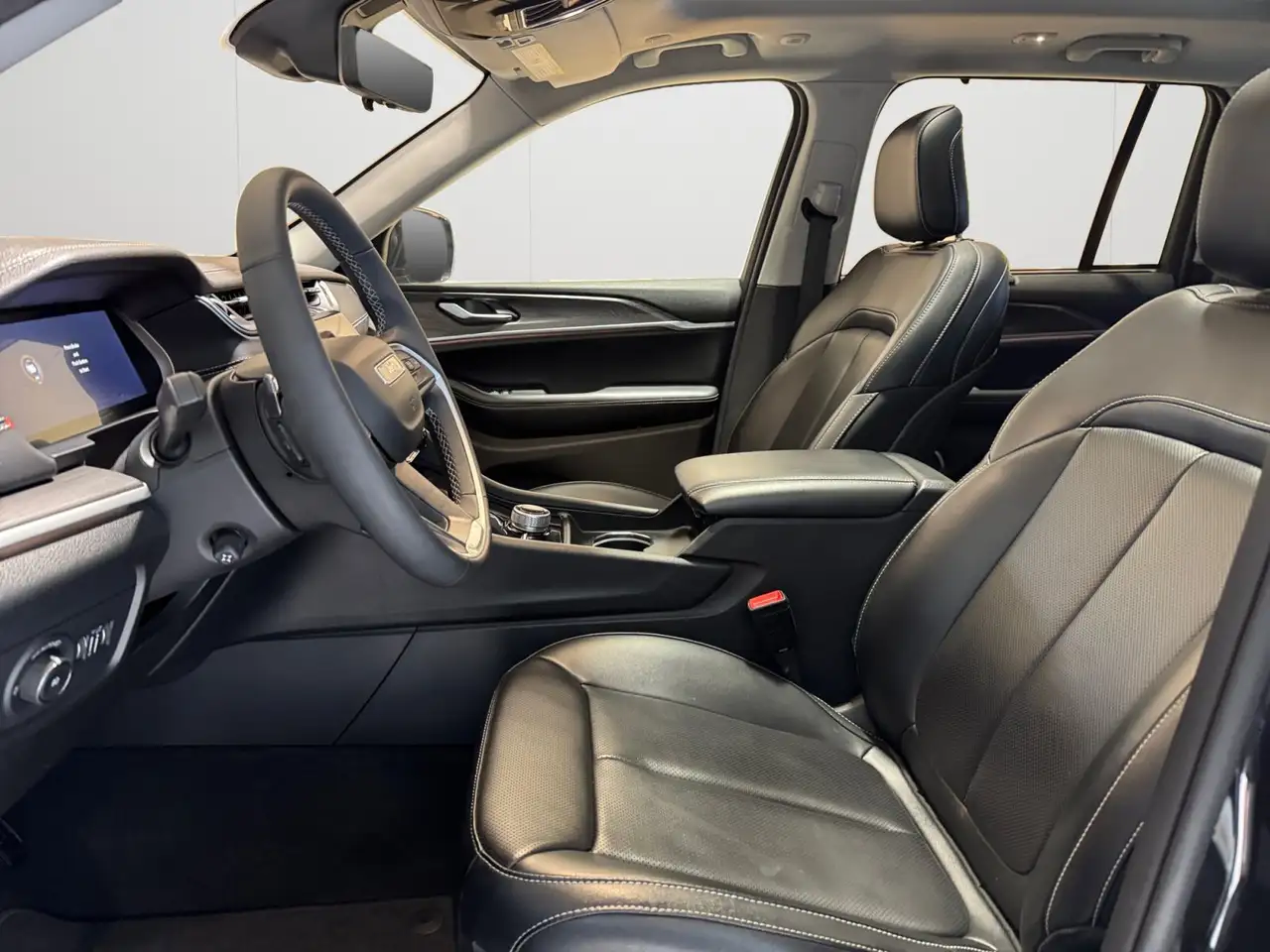 Jeep Grand Cherokee - Image 10