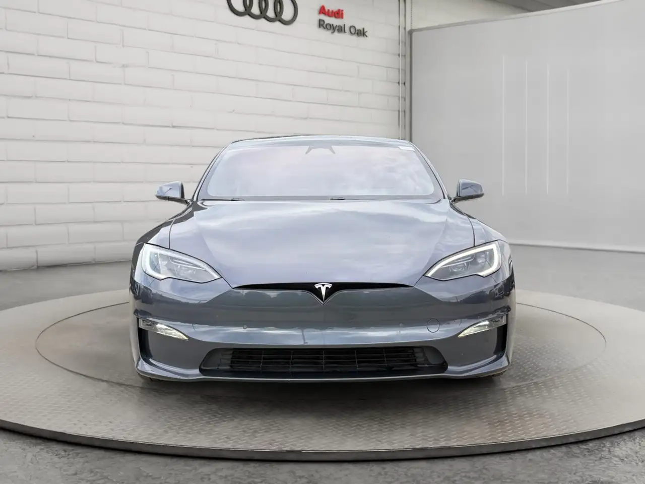 Tesla Model S - Image 2