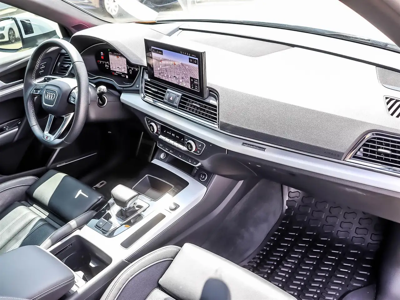 Audi Q5 - Image 14