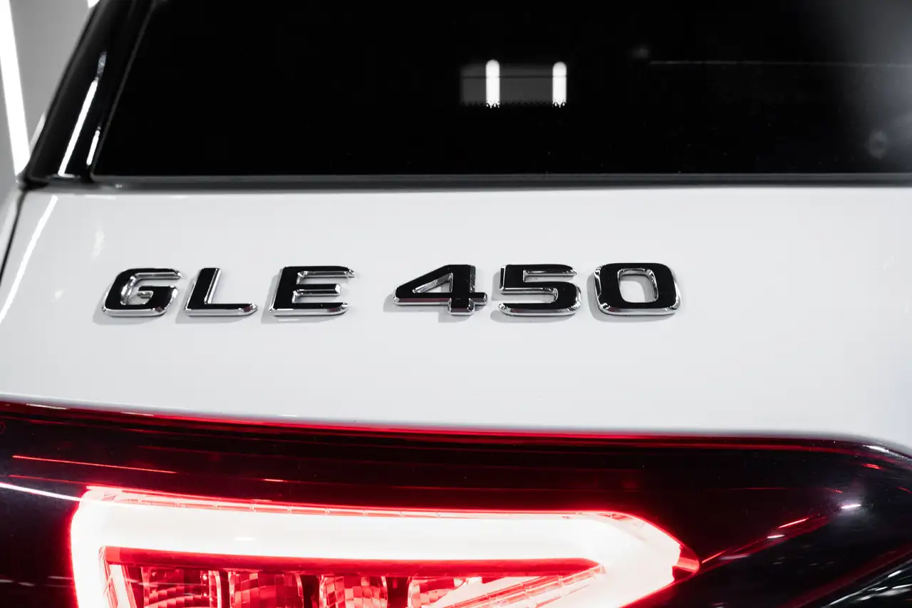 Mercedes-Benz GLE - Image 24