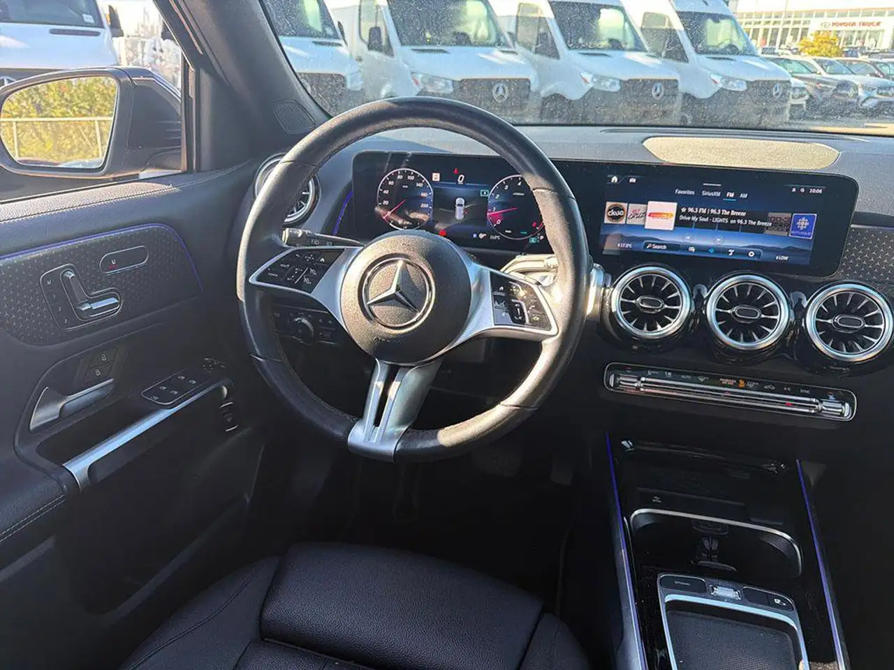 Mercedes-Benz GLB - Image 17