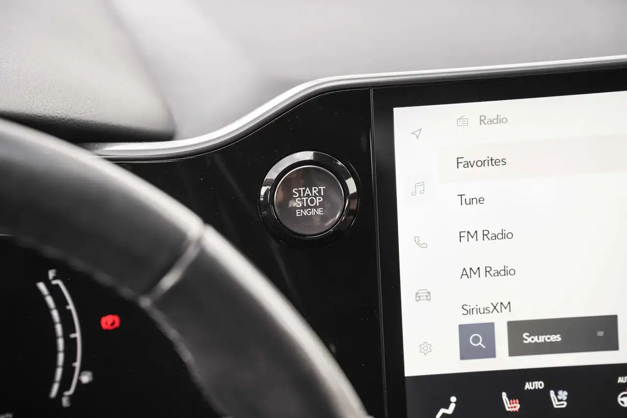 Lexus NX 350 - Image 21