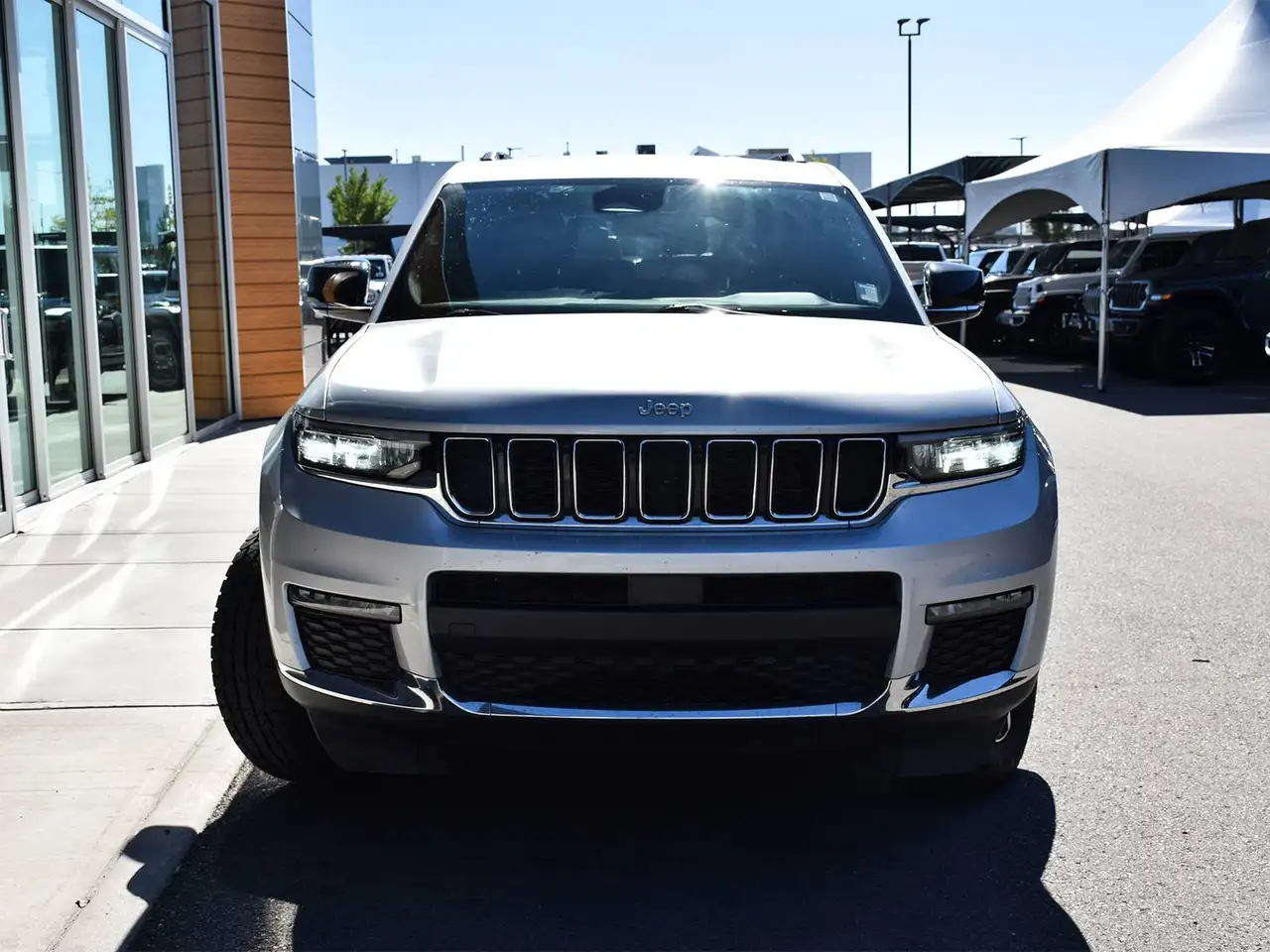 Jeep Grand Cherokee - Image 2