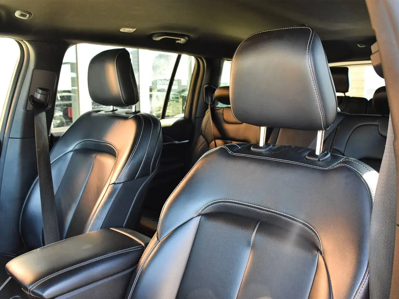Jeep Grand Cherokee - Image 13