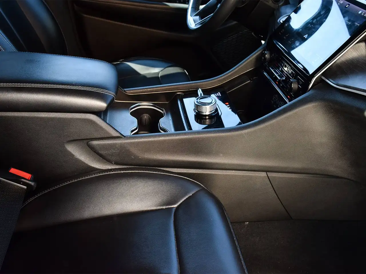 Jeep Grand Cherokee - Image 26