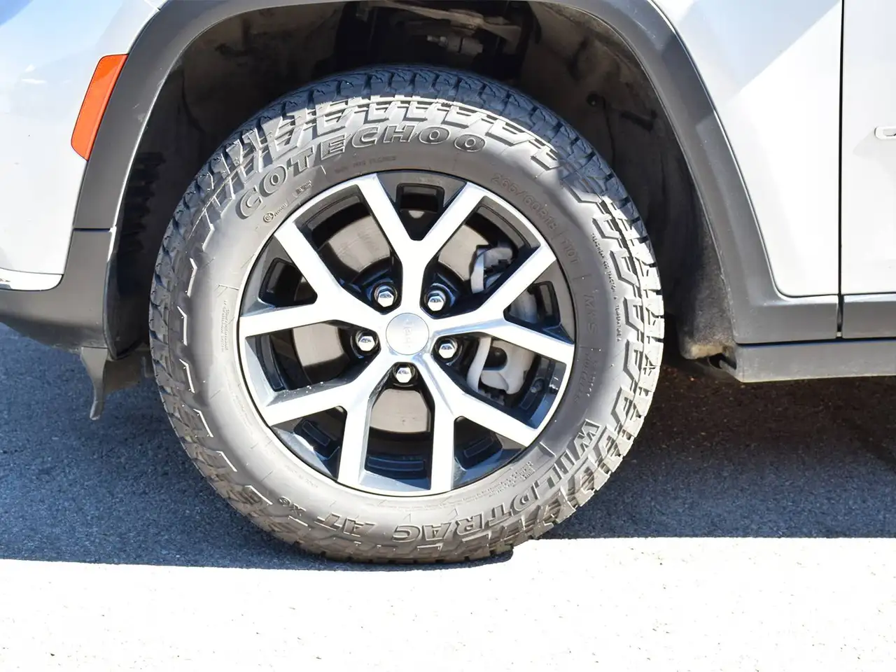 Jeep Grand Cherokee - Image 8