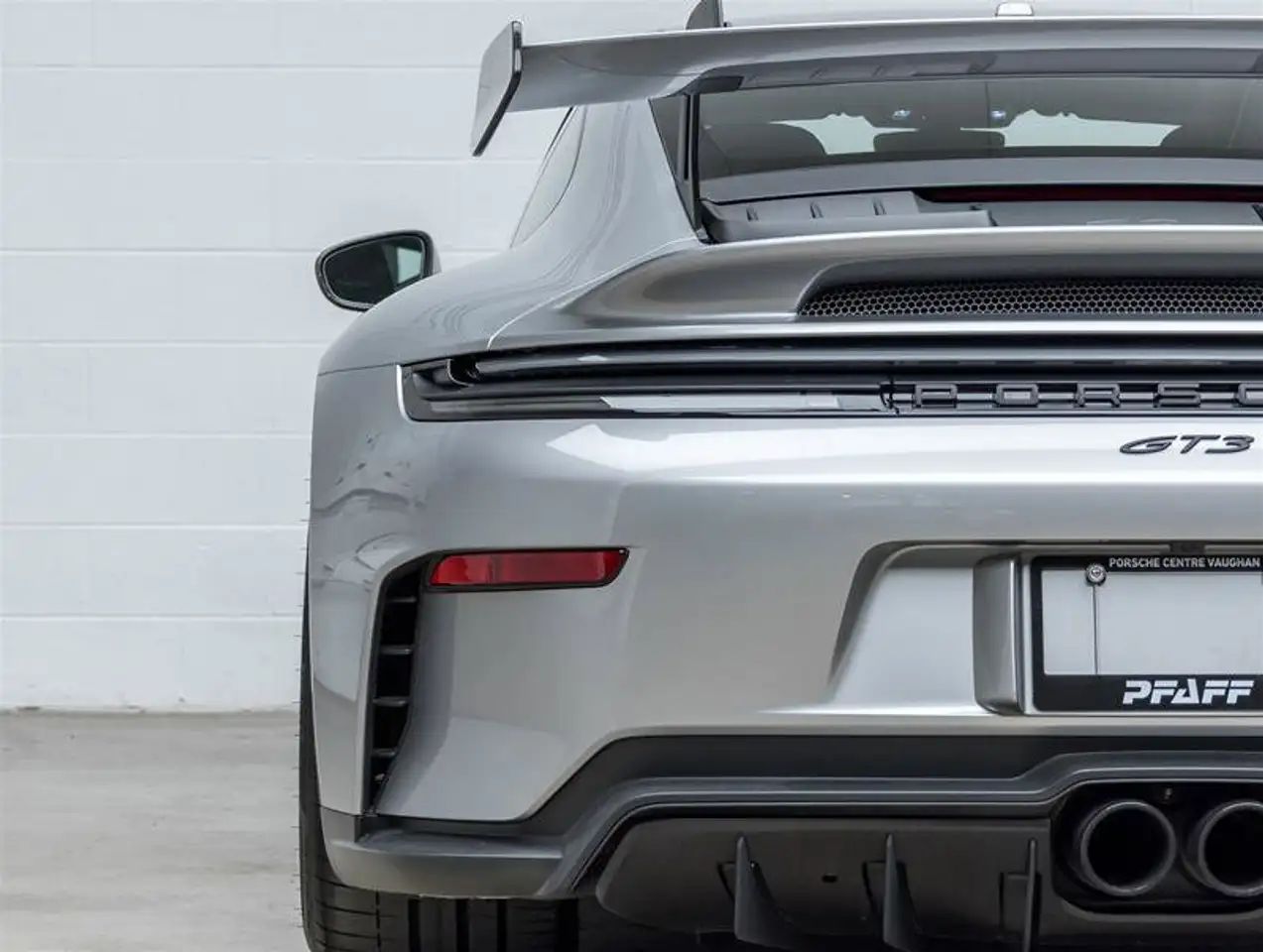 Porsche 911 - Image 21