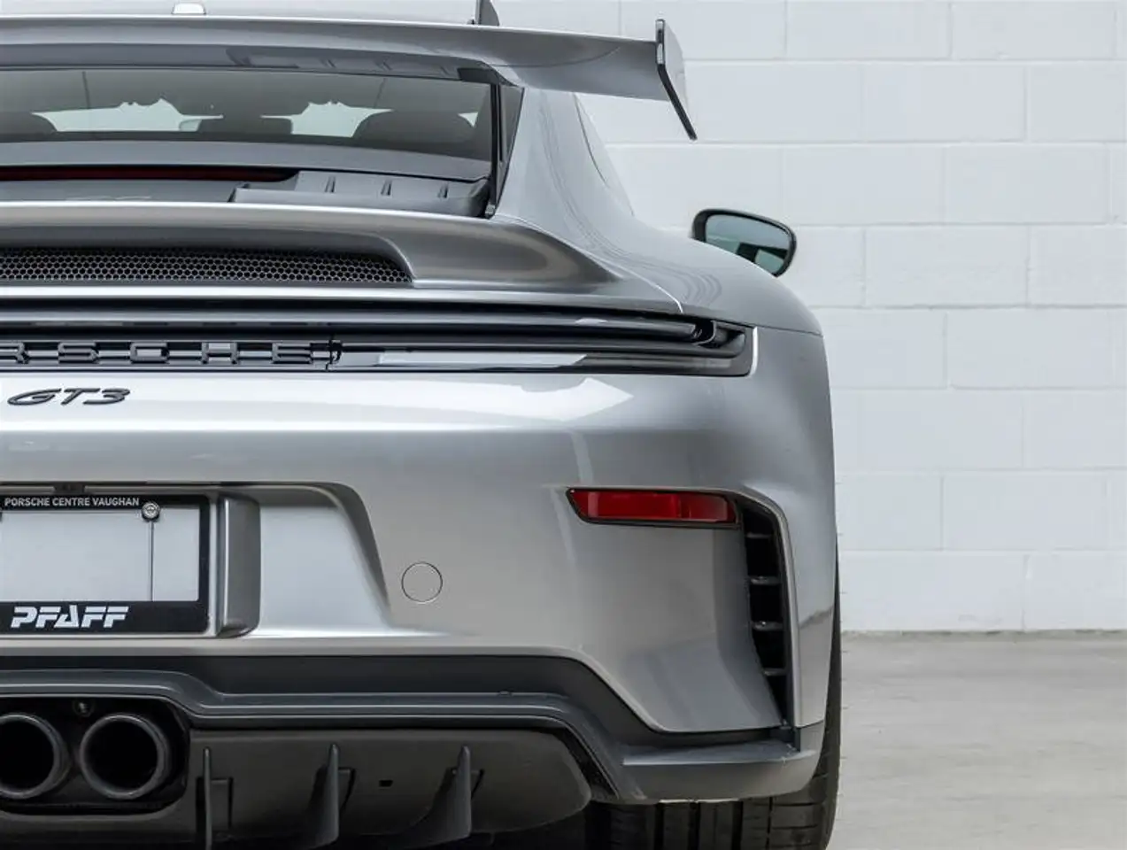 Porsche 911 - Image 22