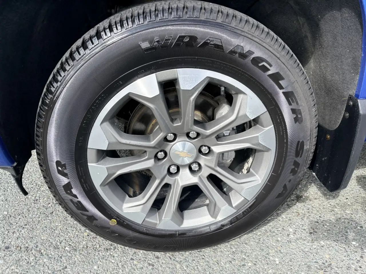 Chevrolet Silverado 1500 - Image 5