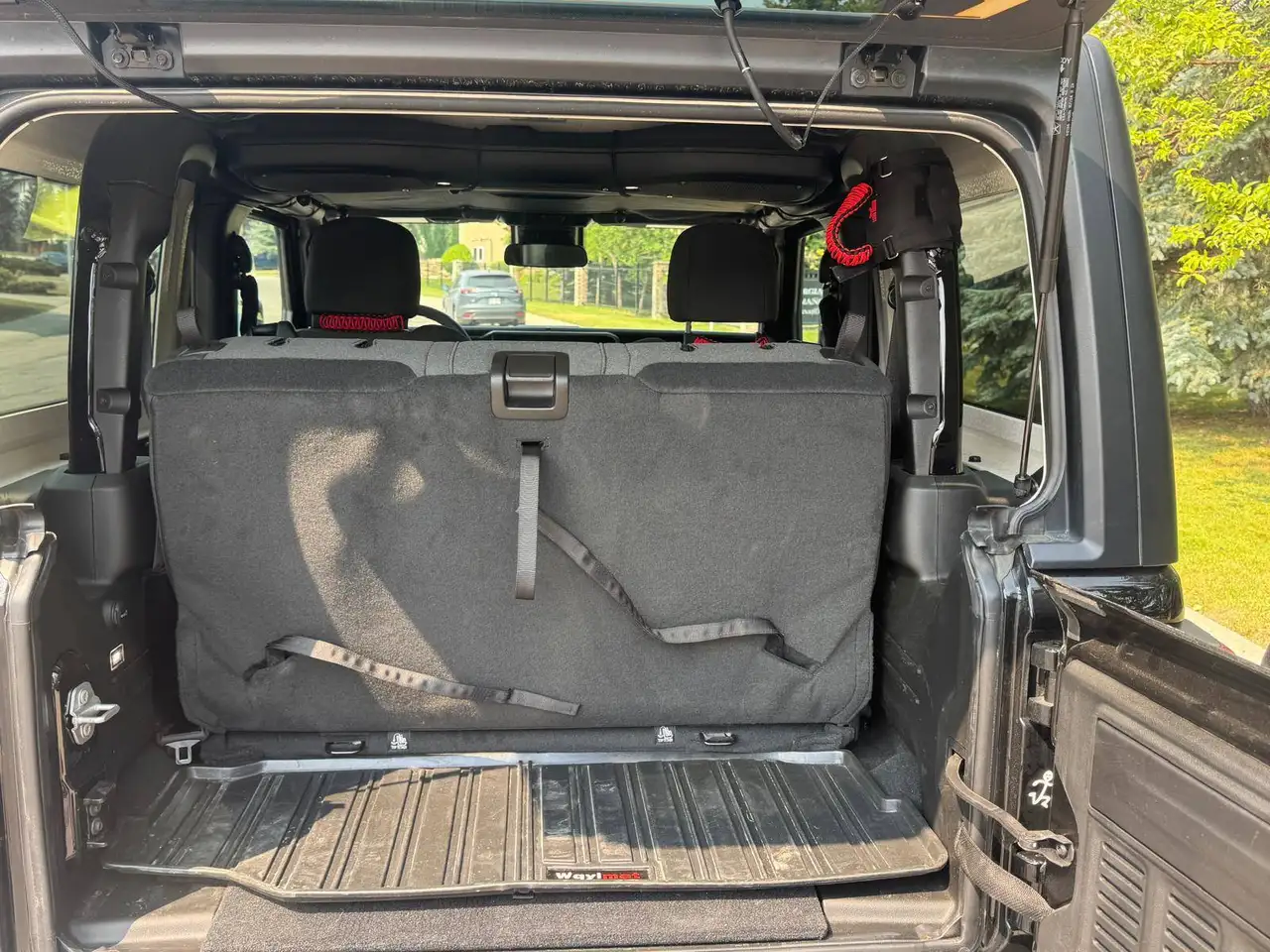 Jeep Wrangler - Image 10