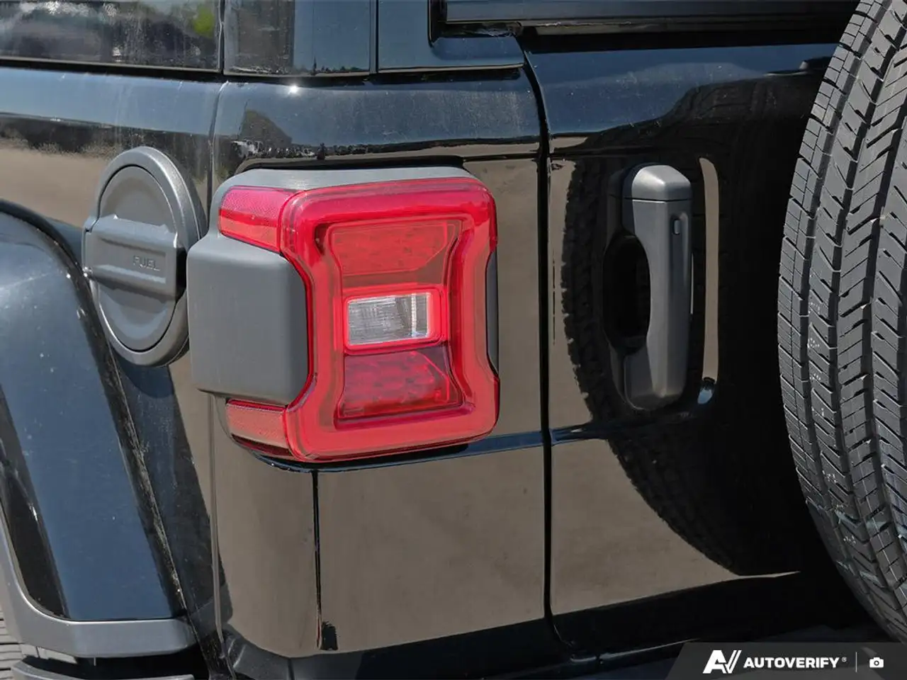 Jeep Wrangler - Image 12