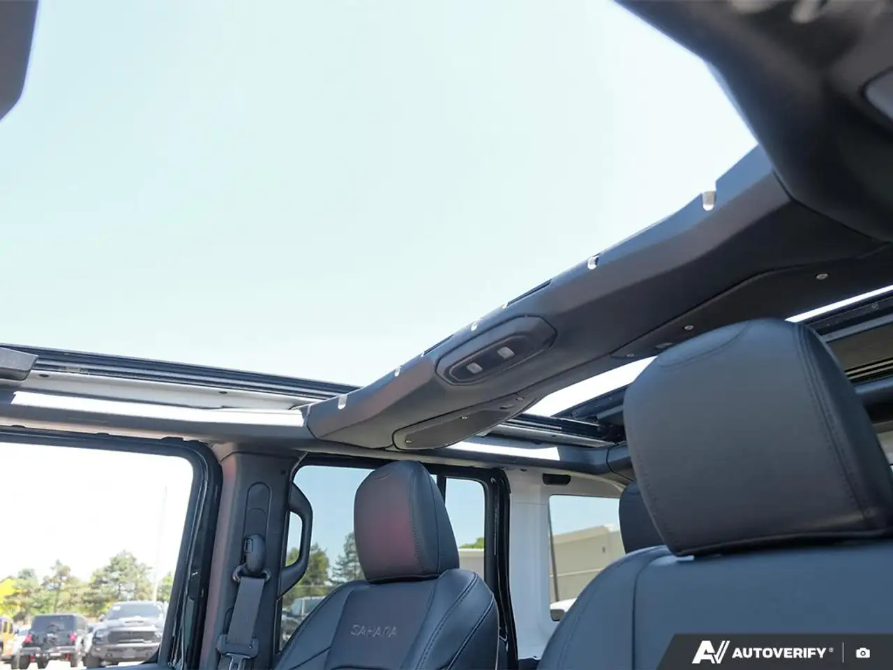 Jeep Wrangler - Image 28