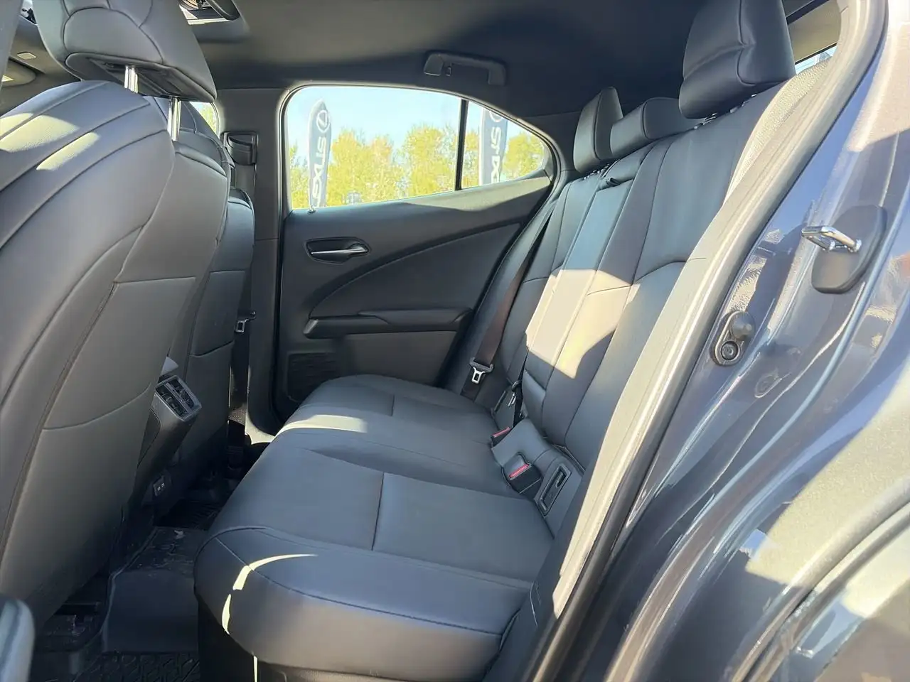 Lexus UX 250h - Image 14