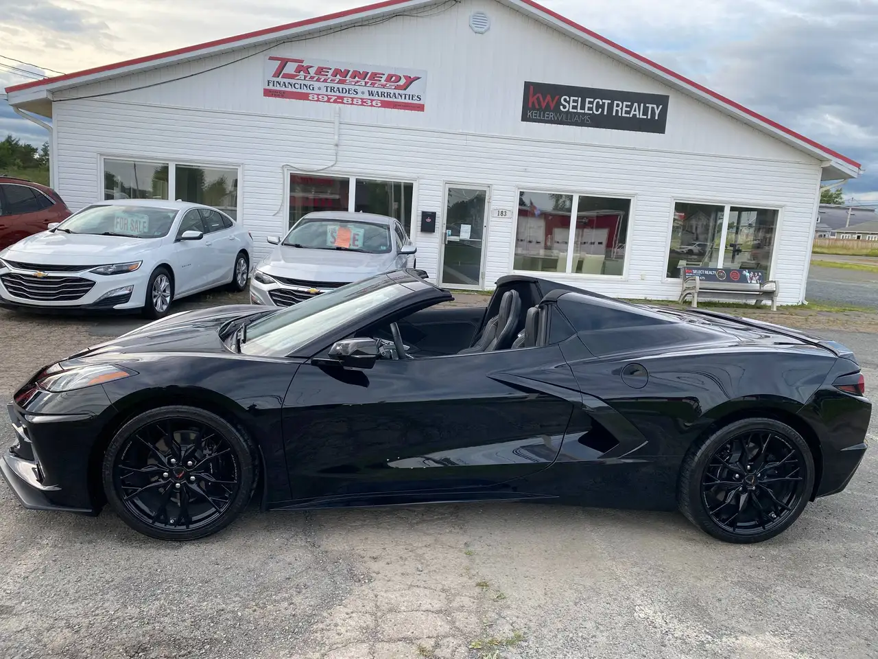 Chevrolet Corvette - Image 18
