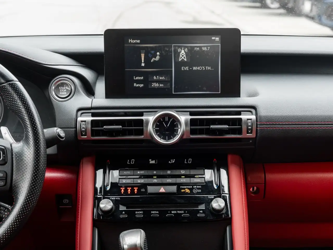 Lexus IS - Image 30