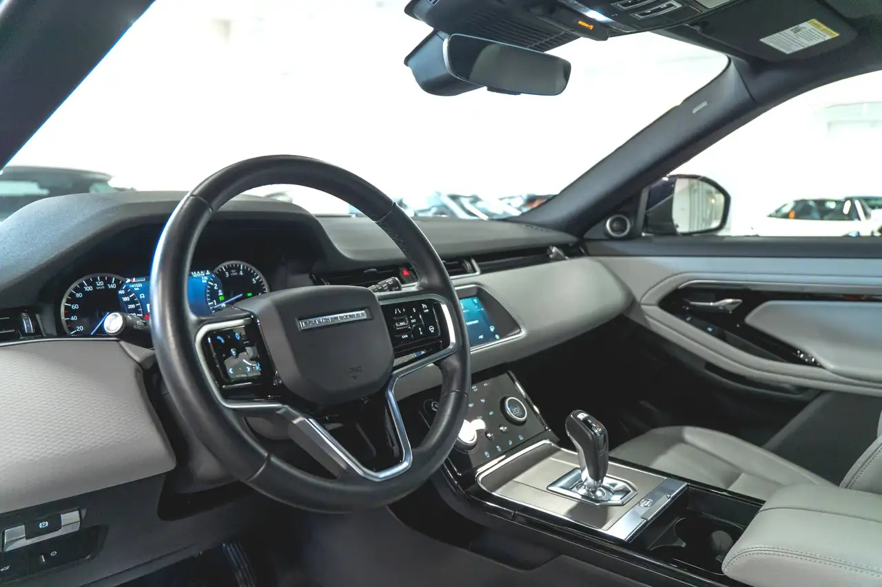 Land Rover Range Rover Evoque - Image 2