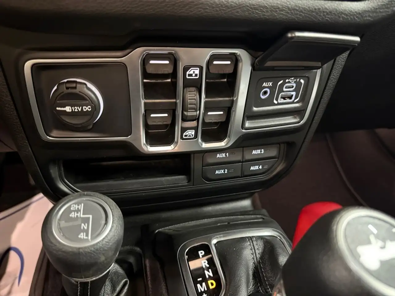 Jeep Wrangler - Image 26