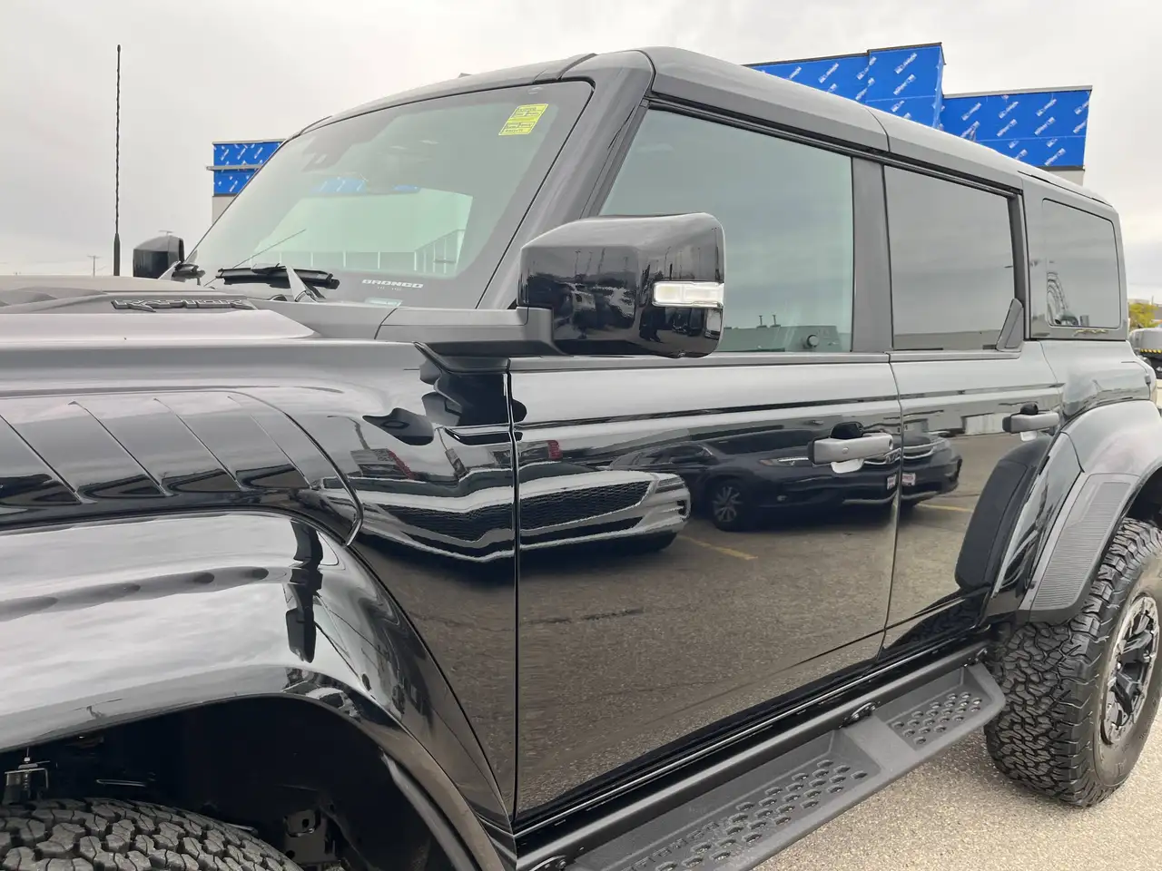 Ford Bronco - Image 23