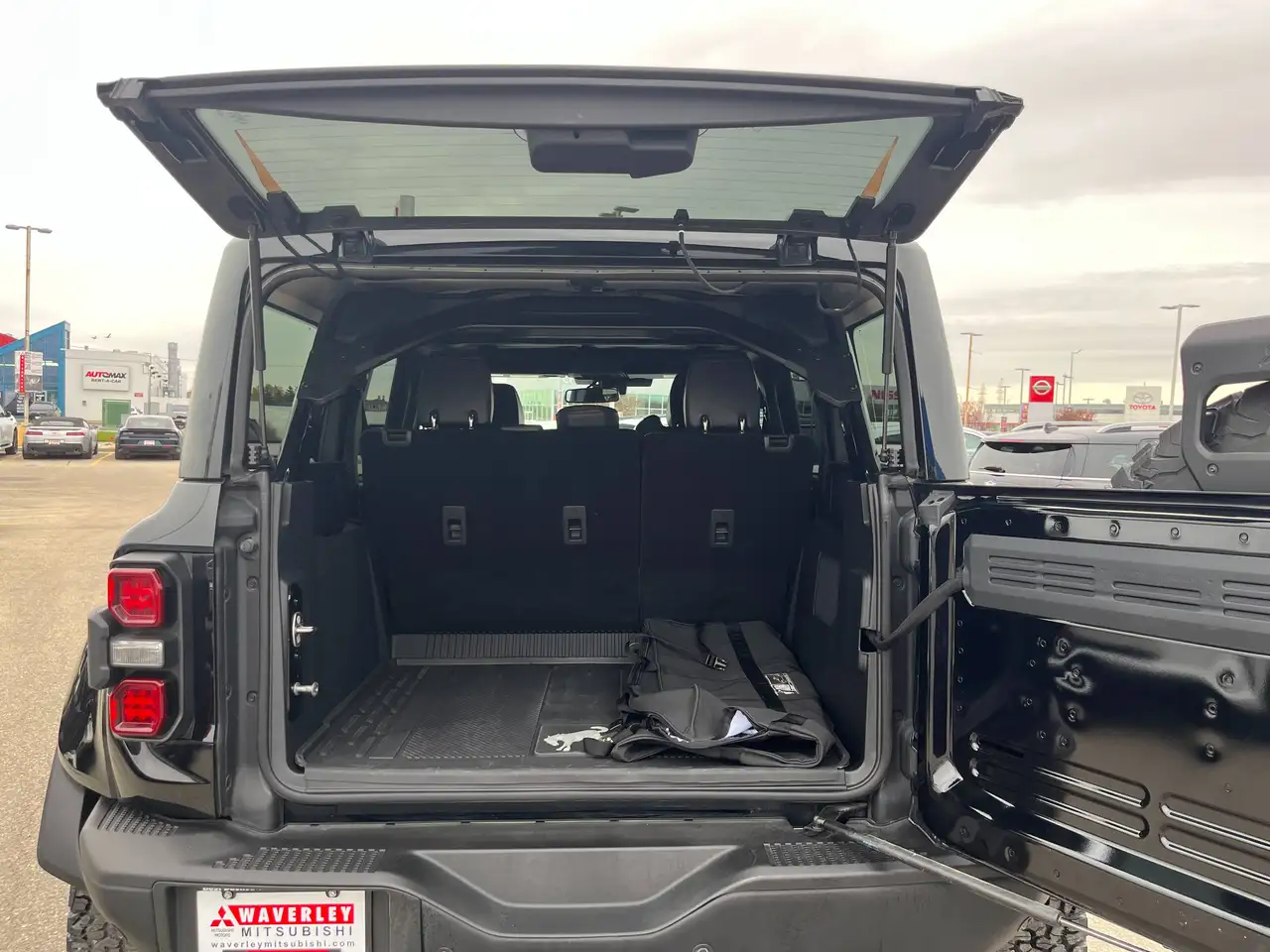 Ford Bronco - Image 26