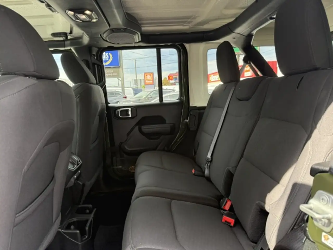 Jeep Wrangler - Image 7