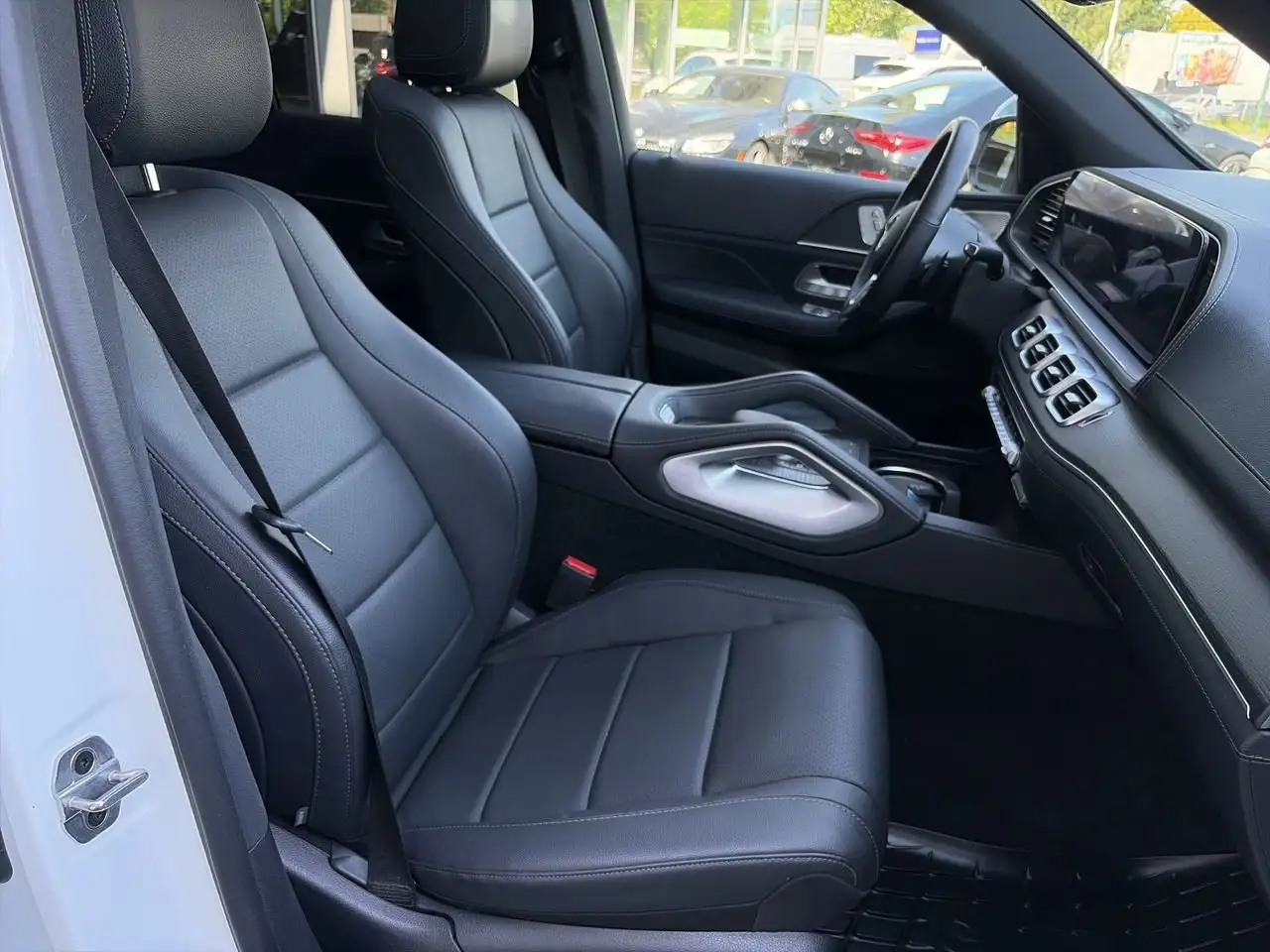 Mercedes-Benz GLE - Image 34