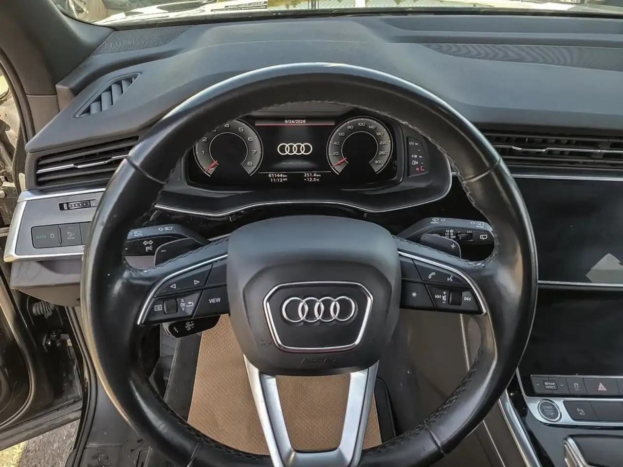 Audi Q7 - Image 12