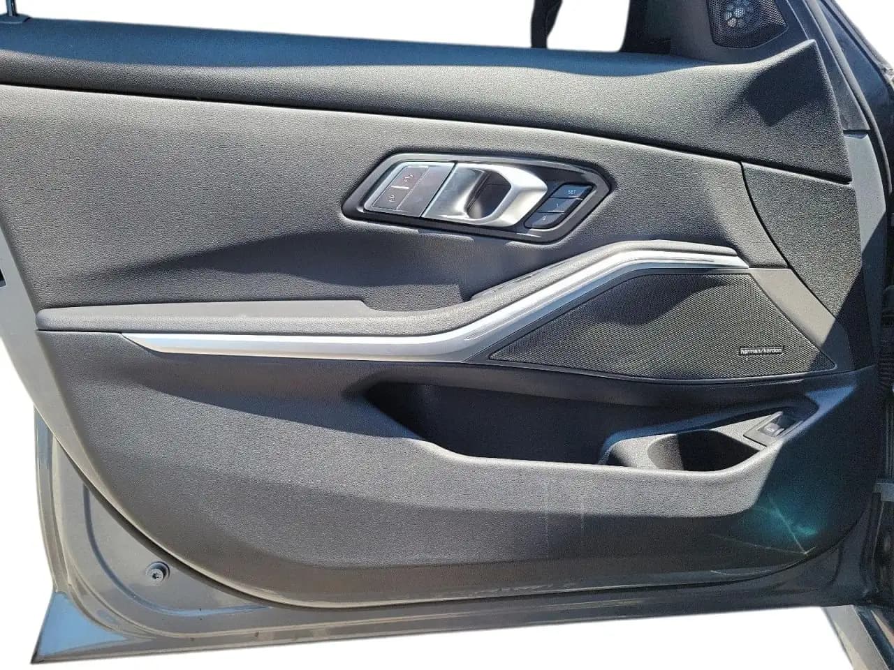 BMW 3 Series - Image 10