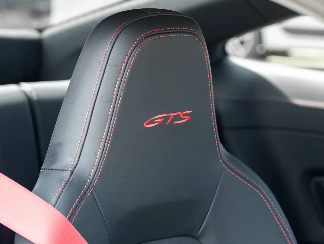 Porsche 911 - Image 40