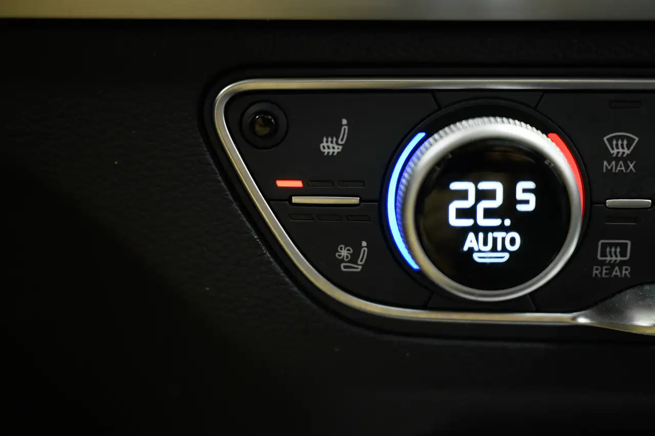 Audi Q5 - Image 20