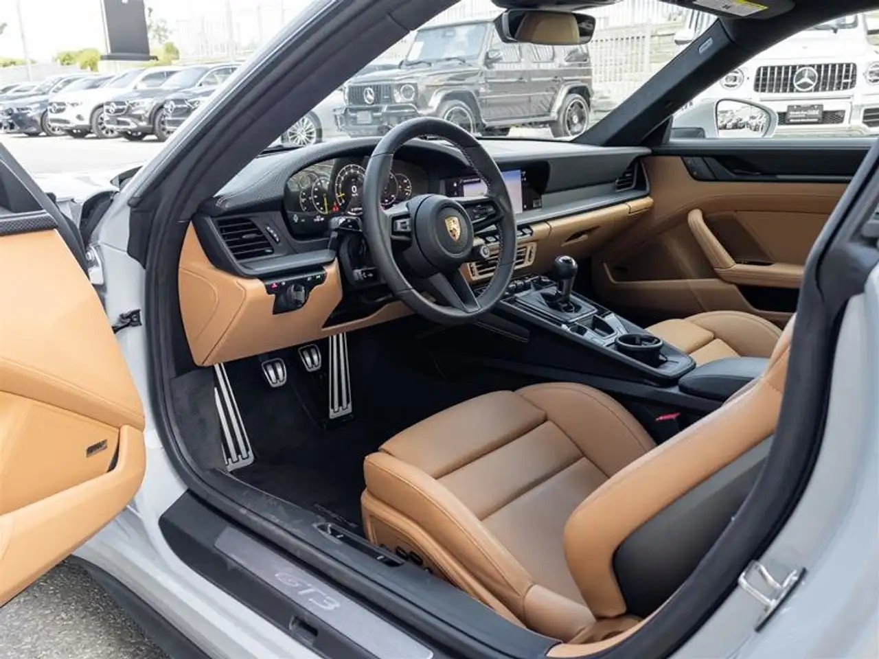Porsche 911 - Image 16