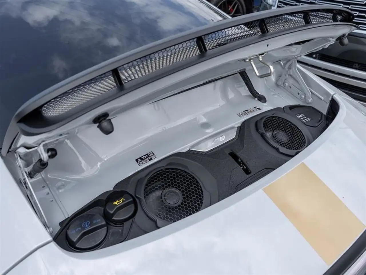 Porsche 911 - Image 15