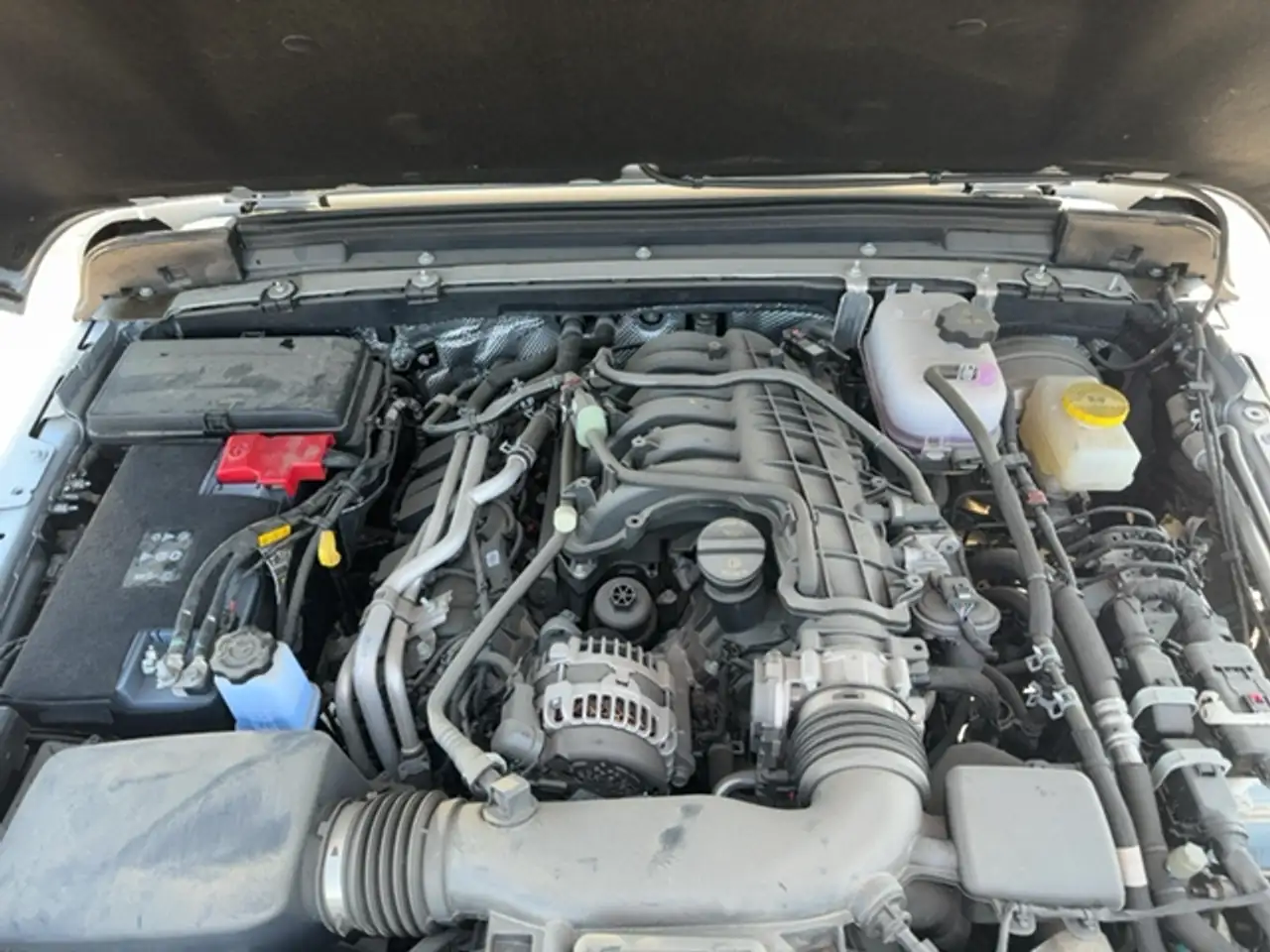 Jeep Wrangler - Image 12