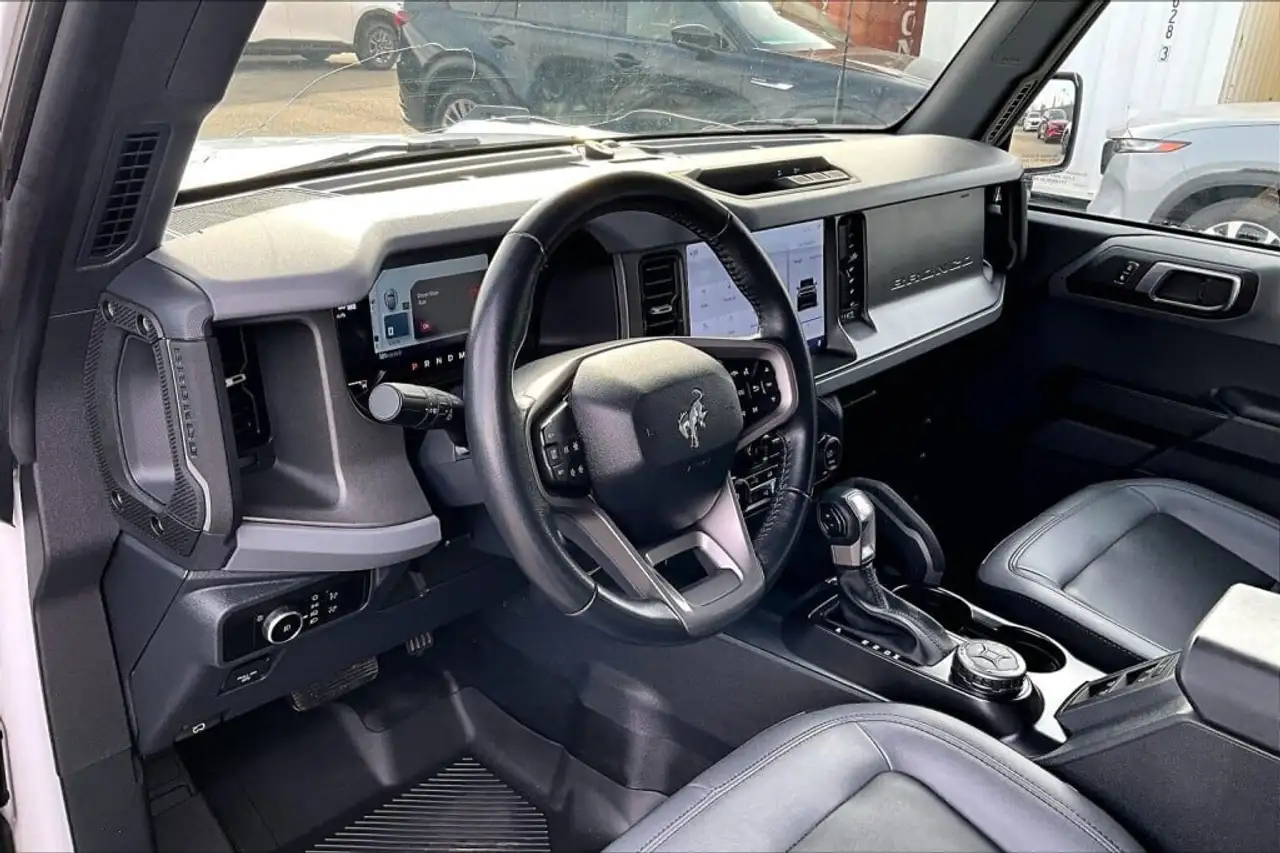 Ford Bronco - Image 14
