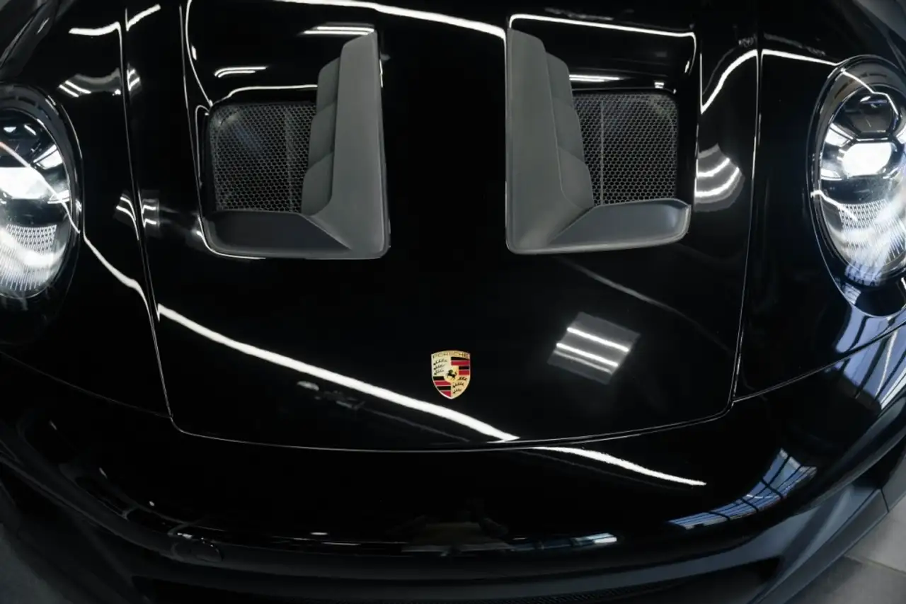 Porsche 911 - Image 45