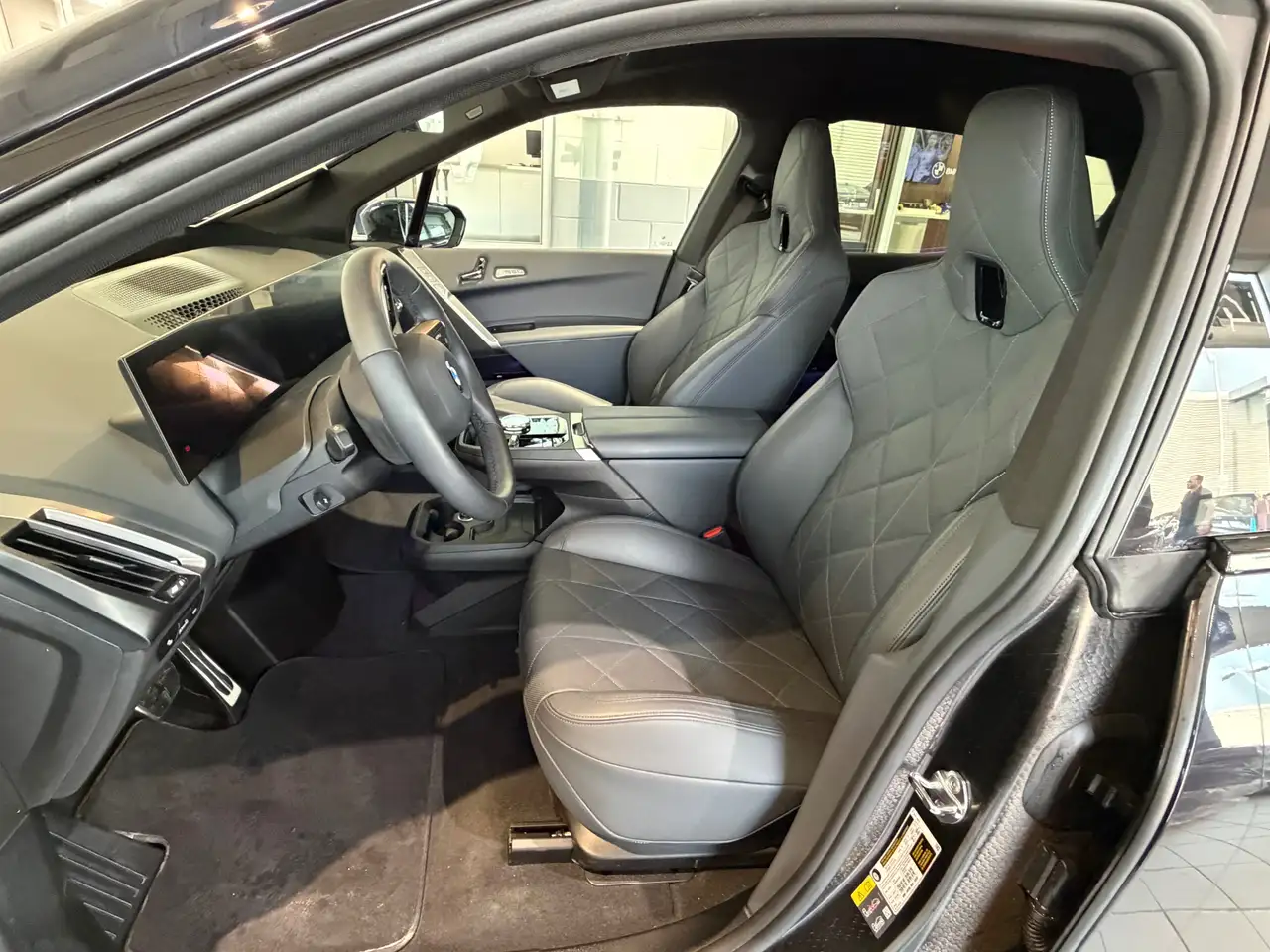 BMW iX - Image 7
