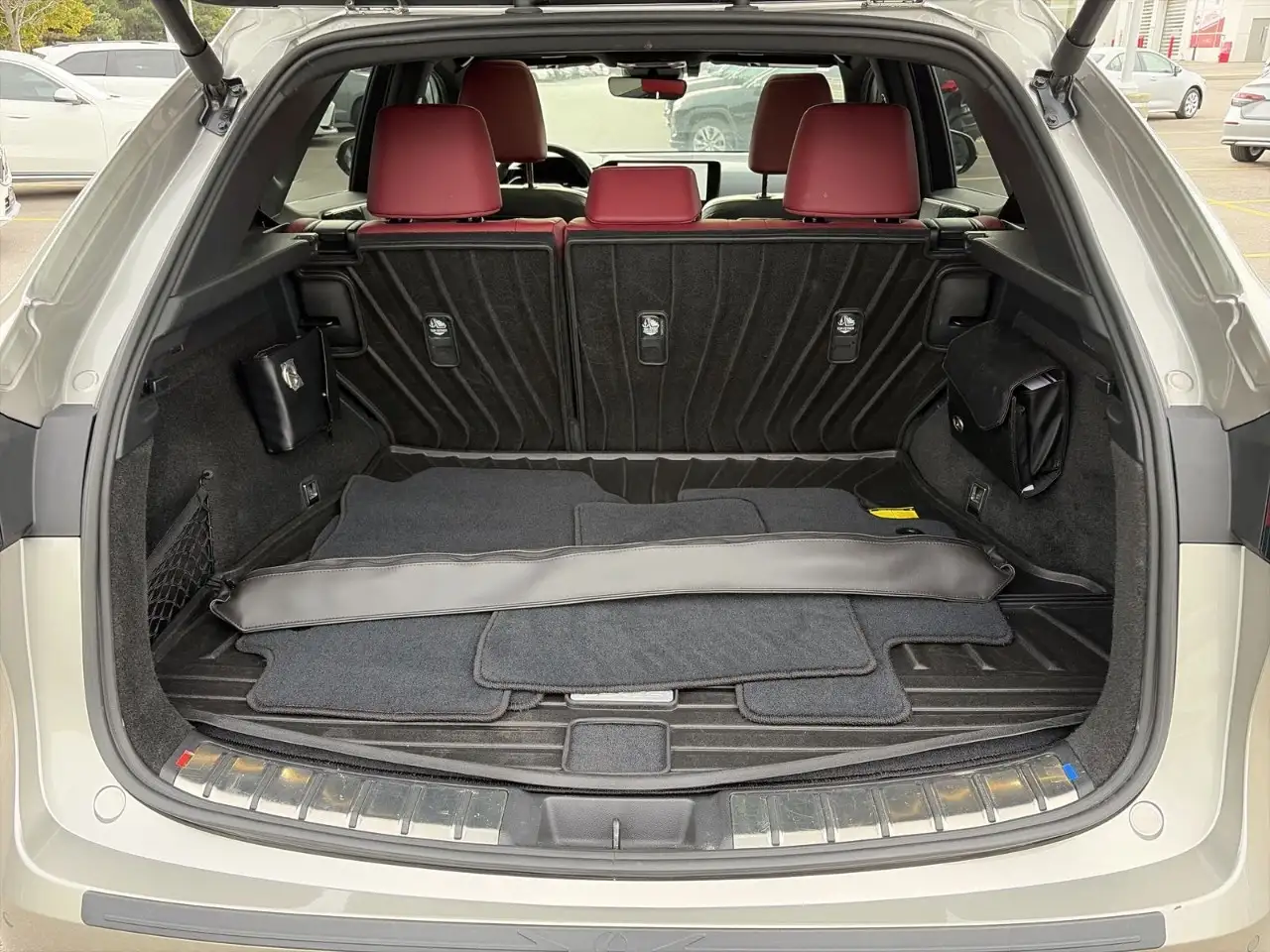 Lexus NX - Image 28