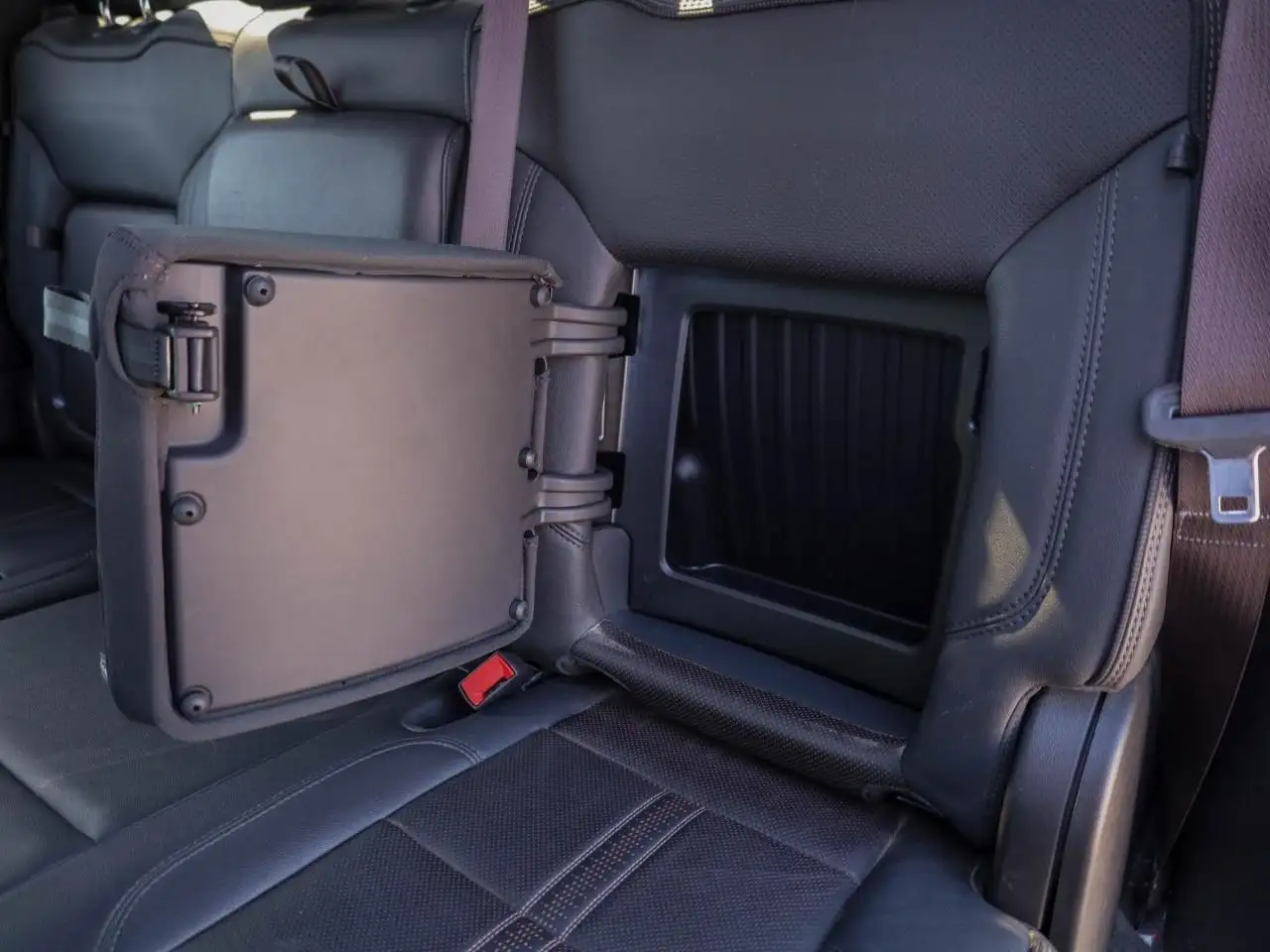 Chevrolet Silverado 1500 - Image 13