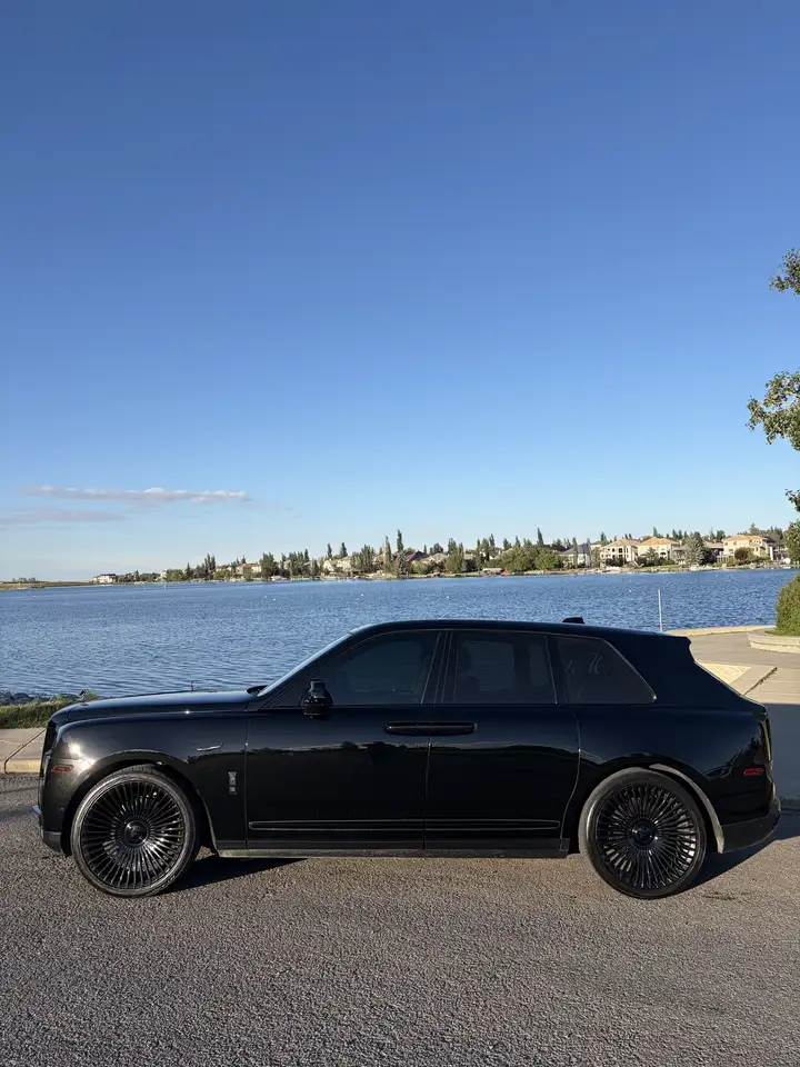 Rolls-Royce Cullinan - Image 2