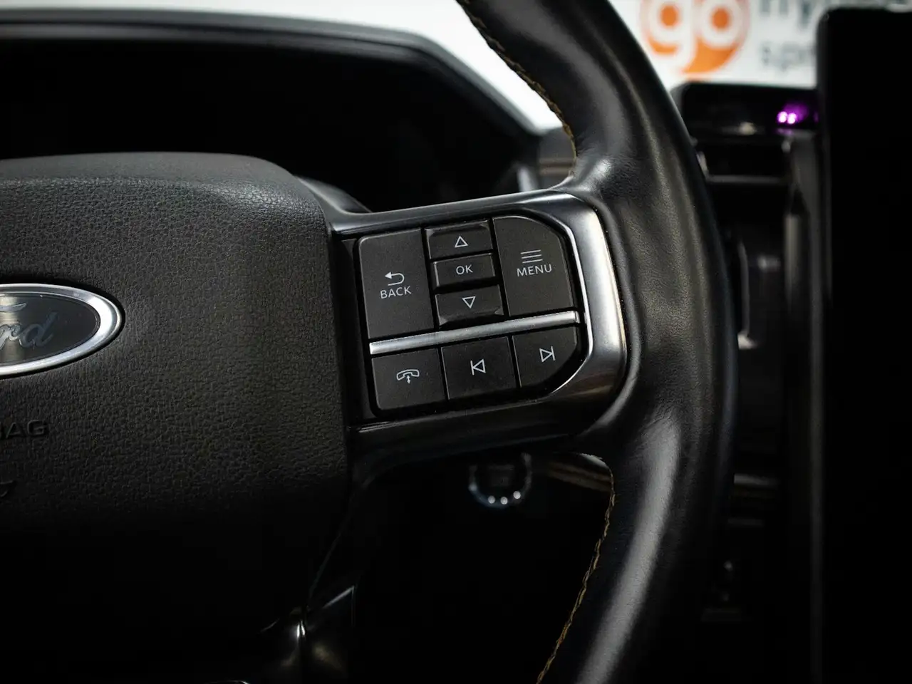Ford Expedition - Image 23
