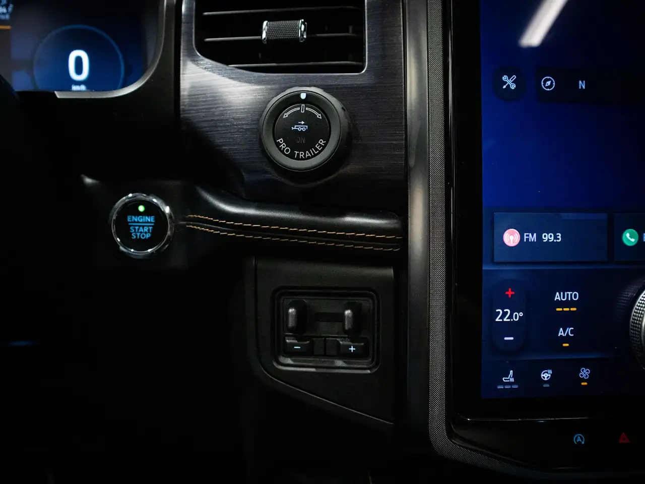 Ford Expedition - Image 28