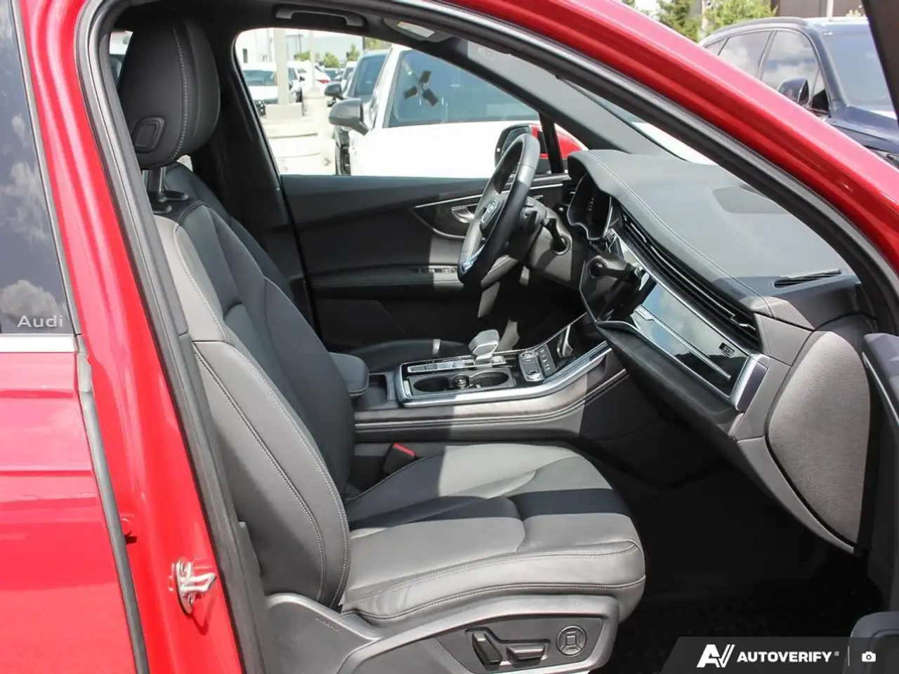 Audi Q7 - Image 9