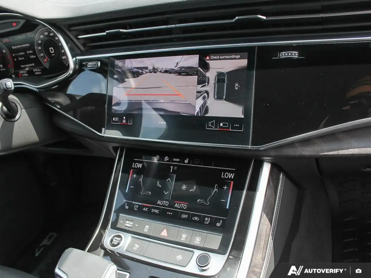 Audi Q7 - Image 12