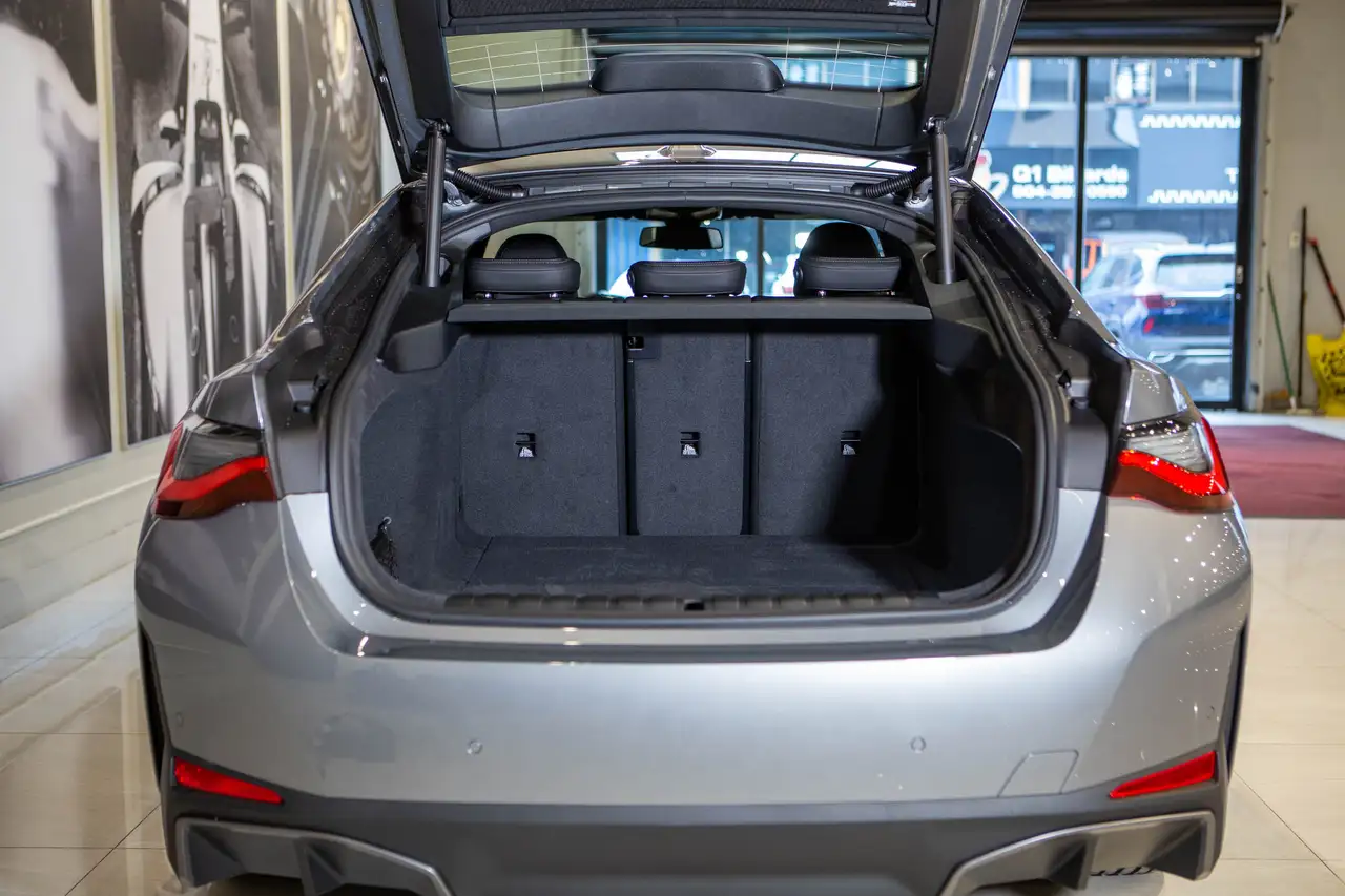BMW i4 - Image 21